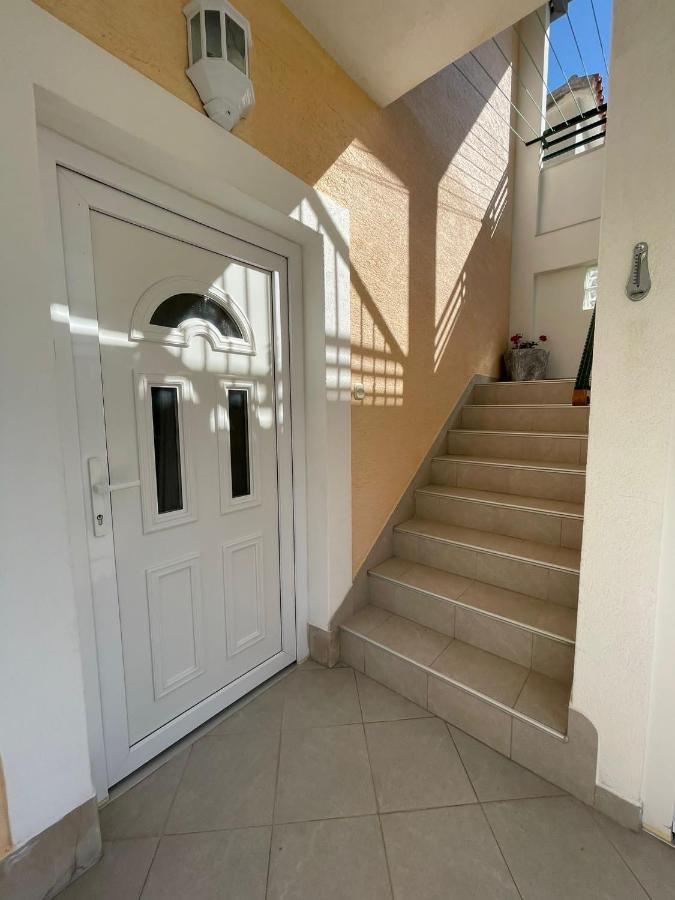 Apartmani Kontic 바스카보다 외부 사진